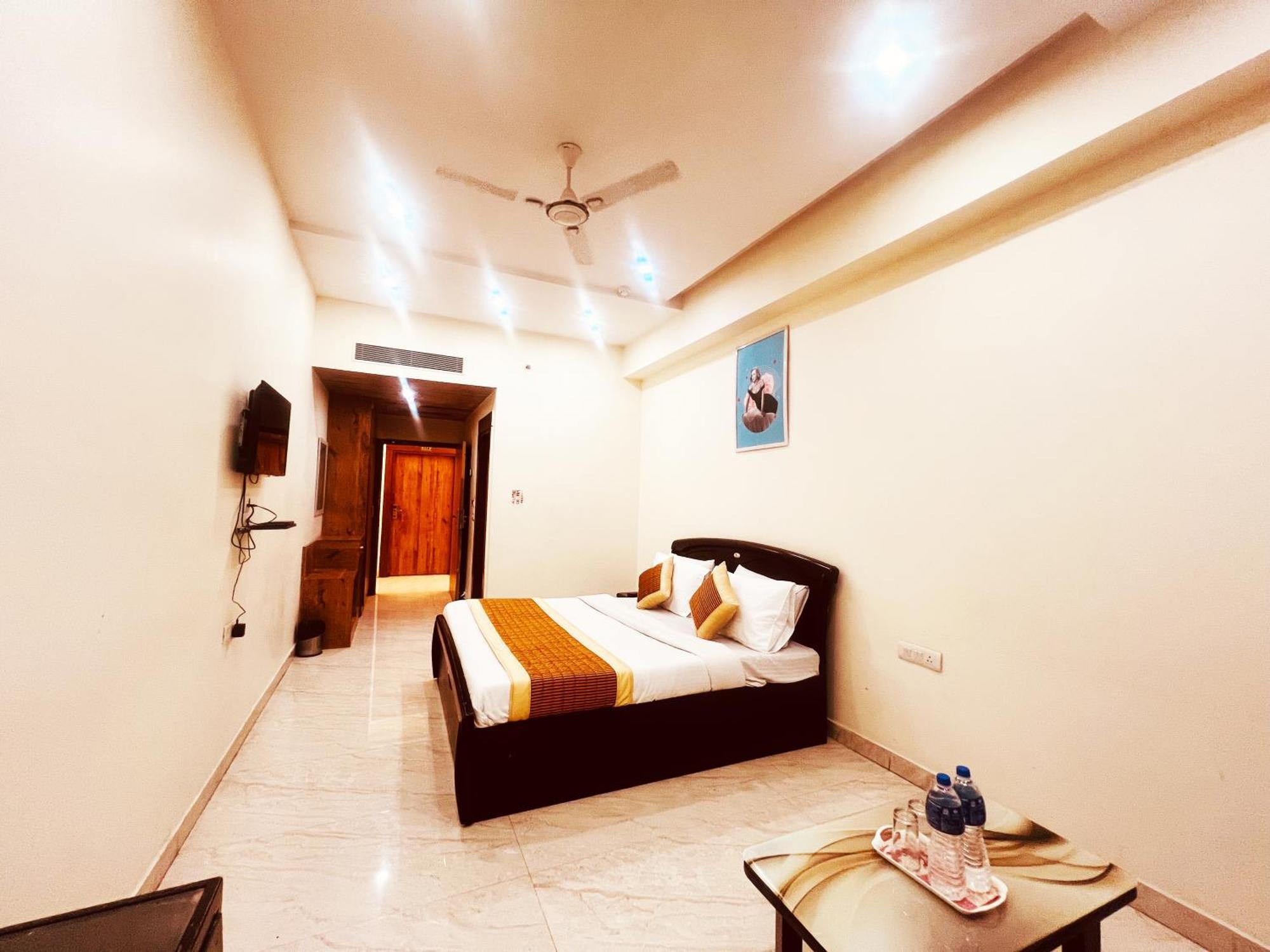 Hotel Lagoona And Banquet Hall Új-Delhi Kültér fotó