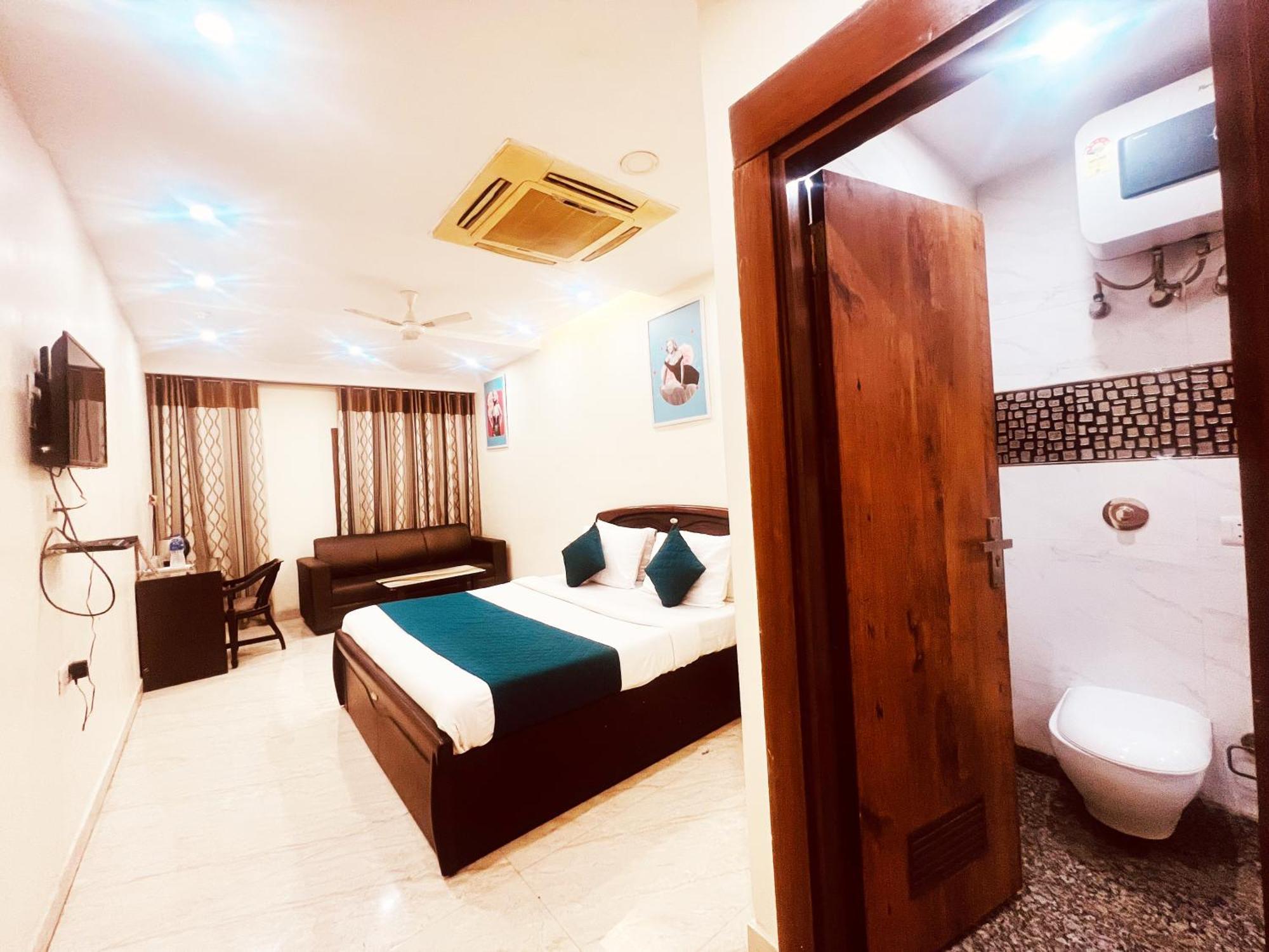 Hotel Lagoona And Banquet Hall Új-Delhi Kültér fotó